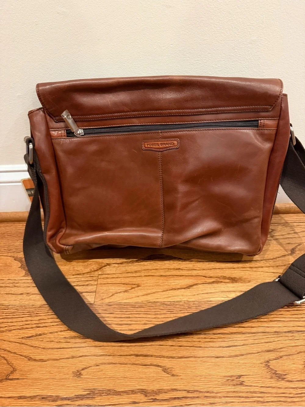 Fossil Chestnut Brown Leather Messenger Bag with Dark Brown Strap